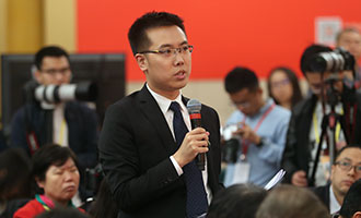 中央電視臺(tái)、中國(guó)國(guó)際電視臺(tái)記者提問