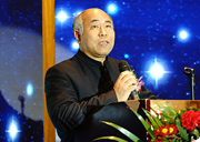 國家發(fā)改委社會(huì)發(fā)展研究所所長楊宜勇做主題演講