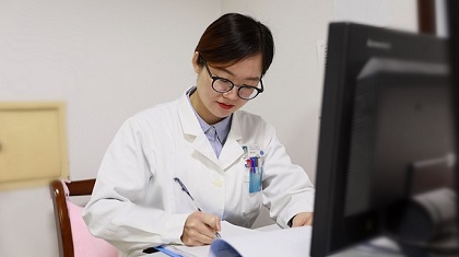 有才！這位女醫(yī)生自創(chuàng)說唱視頻，讓科普更&ldquo;接地氣&rdquo;