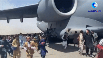 全球連線丨慘??！喀布爾機(jī)場(chǎng)現(xiàn)場(chǎng)