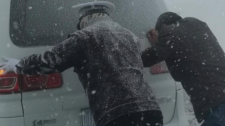 &ldquo;冰雕&rdquo;交警找到了！致敬戰(zhàn)斗在抗風(fēng)雪一線的交警