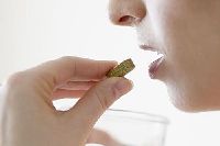 【健康解碼】說明書上這么多副作用 這藥我還吃不吃？