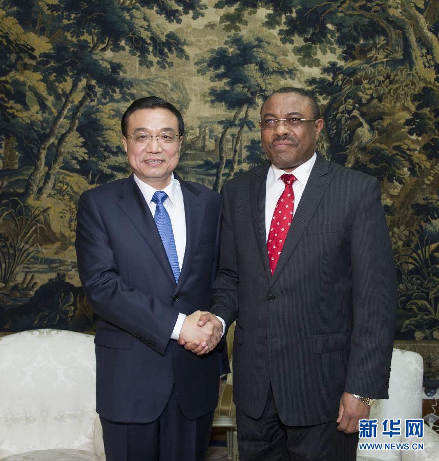 5月4日，中國國務院總理李克強在亞的斯亞貝巴與埃塞俄比亞總理海爾馬里亞姆舉行會談。  新華社記者 王曄 攝