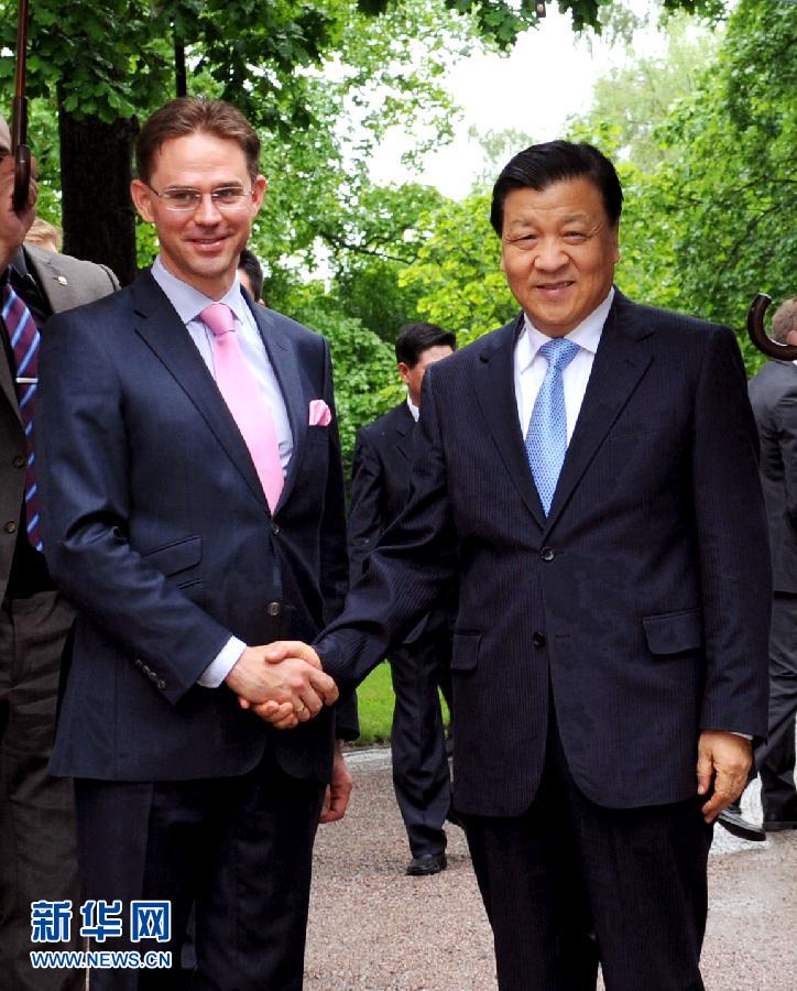 6月12日，中共中央政治局常委、中央書記處書記劉云山在赫爾辛基會(huì)見(jiàn)芬蘭總理卡泰寧。 新華社記者饒愛(ài)民攝