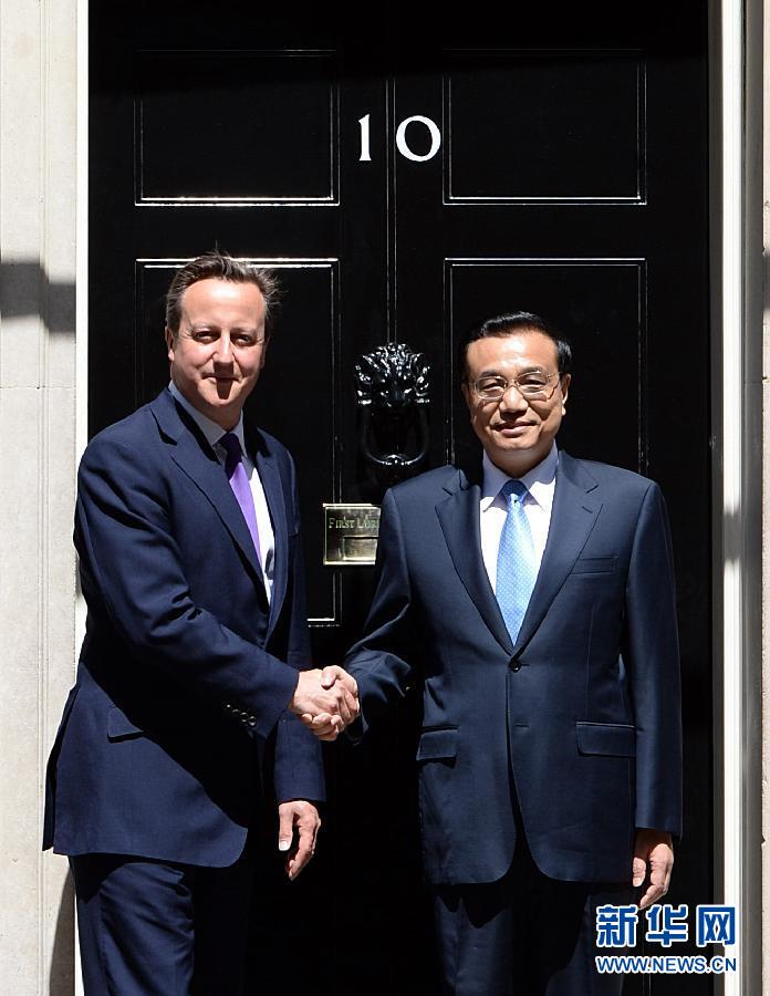 6月17日，國務(wù)院總理李克強在倫敦唐寧街10號首相府同英國首相卡梅倫舉行中英總理年度會晤。新華社記者 李濤 攝