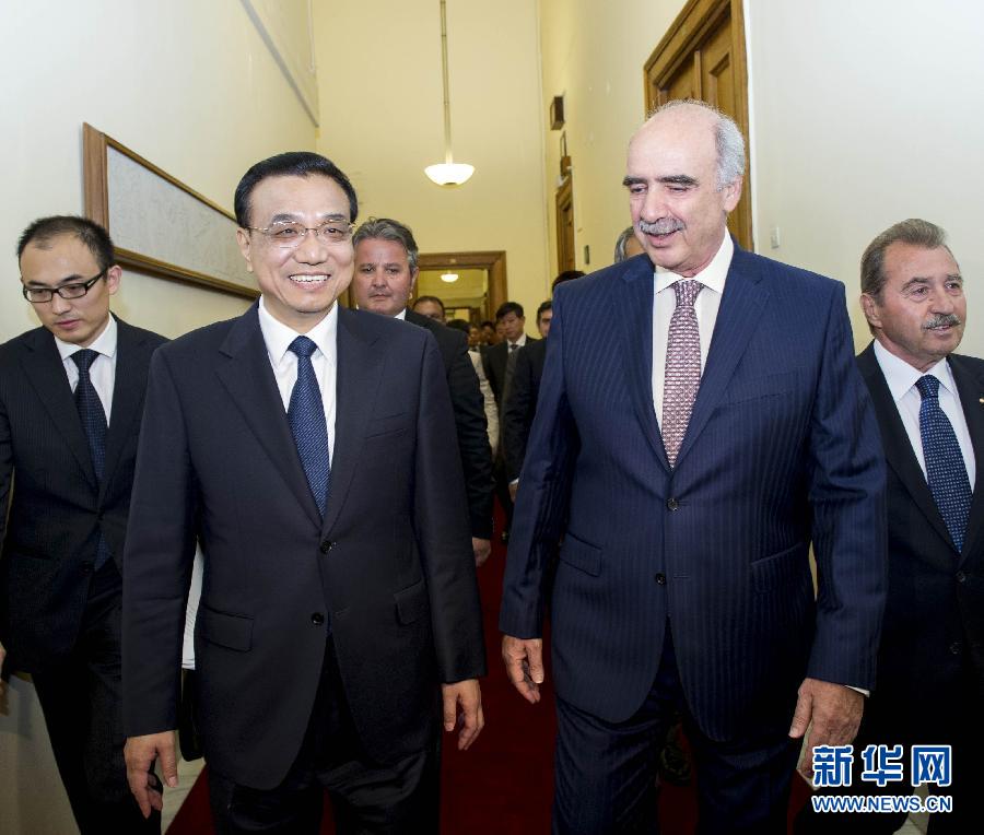 6月19日，國務(wù)院總理李克強在希臘議會大廈會見希臘議長米馬拉基斯。新華社記者 王曄 攝