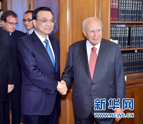 6月20日，國務(wù)院總理李克強(qiáng)在雅典總統(tǒng)府會(huì)見希臘總統(tǒng)帕普利亞斯。 新華社記者 李濤 攝