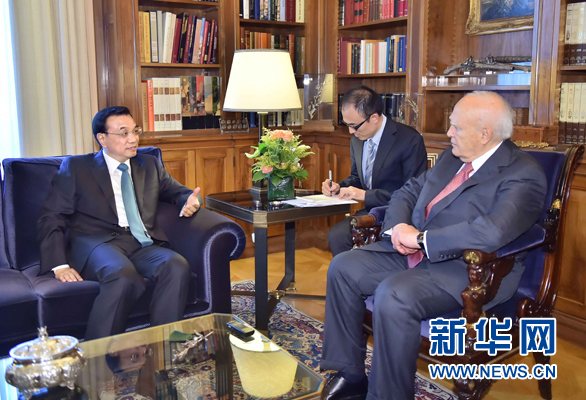 6月20日，國務(wù)院總理李克強(qiáng)在雅典總統(tǒng)府會(huì)見希臘總統(tǒng)帕普利亞斯。 新華社記者 李濤 攝