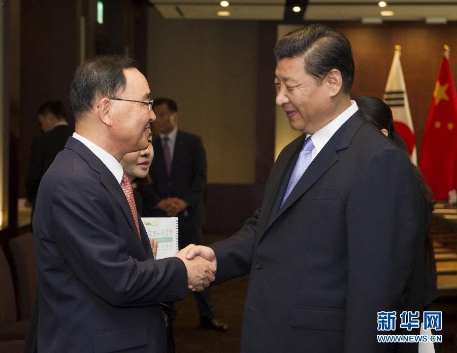 7月4日，國家主席習(xí)近平在首爾會(huì)見韓國總理鄭烘原。 新華社記者謝環(huán)馳攝  