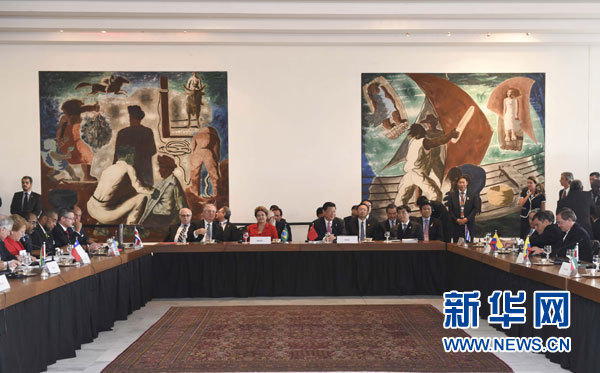 當?shù)貢r間7月17日，國家主席習近平出席在巴西利亞舉行的中國－拉美和加勒比國家領導人會晤。 新華社記者 李學仁 攝