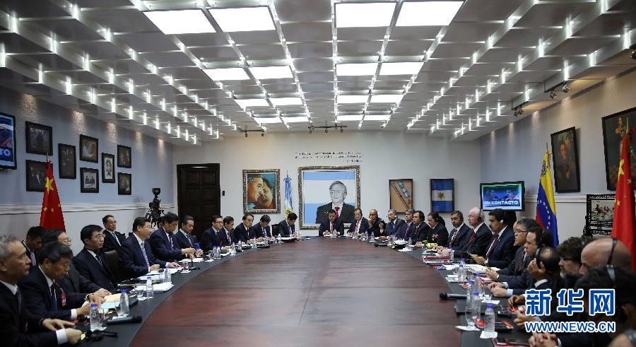 當(dāng)?shù)貢r(shí)間7月20日，國(guó)家主席習(xí)近平在加拉加斯同委內(nèi)瑞拉總統(tǒng)馬杜羅舉行會(huì)談。 新華社記者蘭紅光攝 