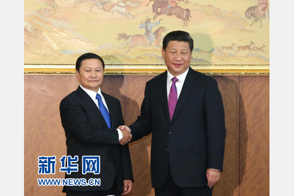 8月22日，國(guó)家主席習(xí)近平在烏蘭巴托會(huì)見蒙古國(guó)總理阿勒坦呼亞格。 新華社記者龐興雷攝 