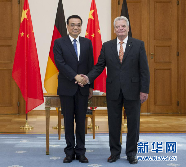 10月10日，國務(wù)院總理李克強在柏林會見德國總統(tǒng)高克。 新華社記者王曄 攝 