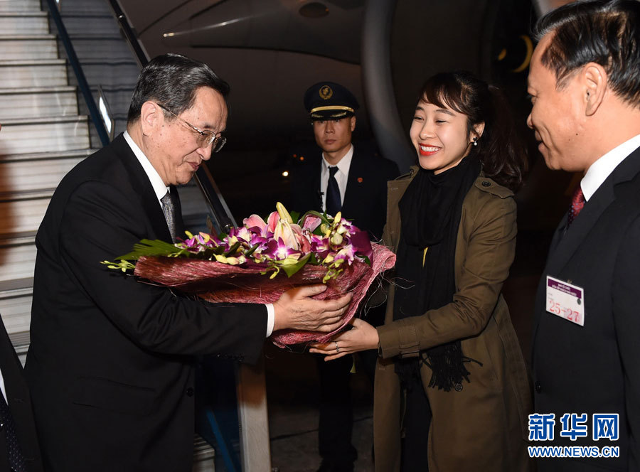 12月25日至27日，中共中央政治局常委、全國(guó)政協(xié)主席俞正聲對(duì)越南進(jìn)行正式訪問(wèn)。這是12月25日，俞正聲抵達(dá)河內(nèi)，開始對(duì)越南進(jìn)行正式訪問(wèn)。 新華社記者馬占成攝