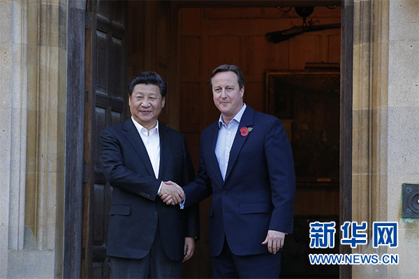10月22日，國家主席習(xí)近平在契克斯首相鄉(xiāng)間別墅同英國首相卡梅倫再次會晤。新華社記者 鞠鵬 攝
