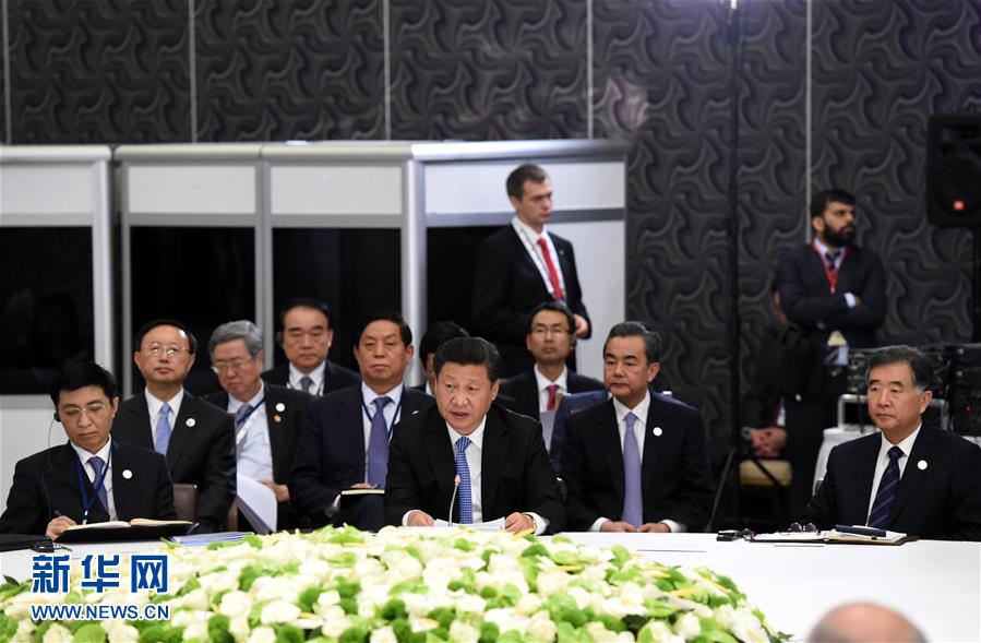  11月15日，金磚國(guó)家領(lǐng)導(dǎo)人非正式會(huì)晤在土耳其安塔利亞舉行，中國(guó)國(guó)家主席習(xí)近平、俄羅斯總統(tǒng)普京、印度總理莫迪、南非總統(tǒng)祖馬、巴西總統(tǒng)羅塞夫出席。習(xí)近平在會(huì)上發(fā)表題為《開拓機(jī)遇應(yīng)對(duì)挑戰(zhàn)》的重要講話。 新華社記者 饒愛民 攝 