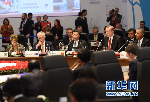 11月15日，國(guó)家主席習(xí)近平在土耳其安塔利亞出席二十國(guó)集團(tuán)領(lǐng)導(dǎo)人第十次峰會(huì)第一階段會(huì)議。 新華社記者李學(xué)仁攝 