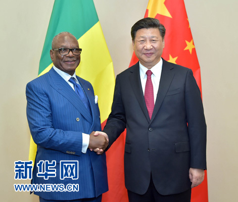 12月3日，國家主席習近平在約翰內(nèi)斯堡會見馬里總統(tǒng)凱塔。新華社記者 李濤 攝 