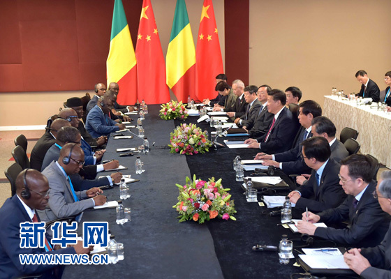 12月3日，國家主席習近平在約翰內(nèi)斯堡會見馬里總統(tǒng)凱塔。新華社記者 李濤 攝