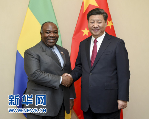 12月3日，國家主席習(xí)近平在約翰內(nèi)斯堡會見加蓬總統(tǒng)邦戈。新華社記者 謝環(huán)馳 攝 