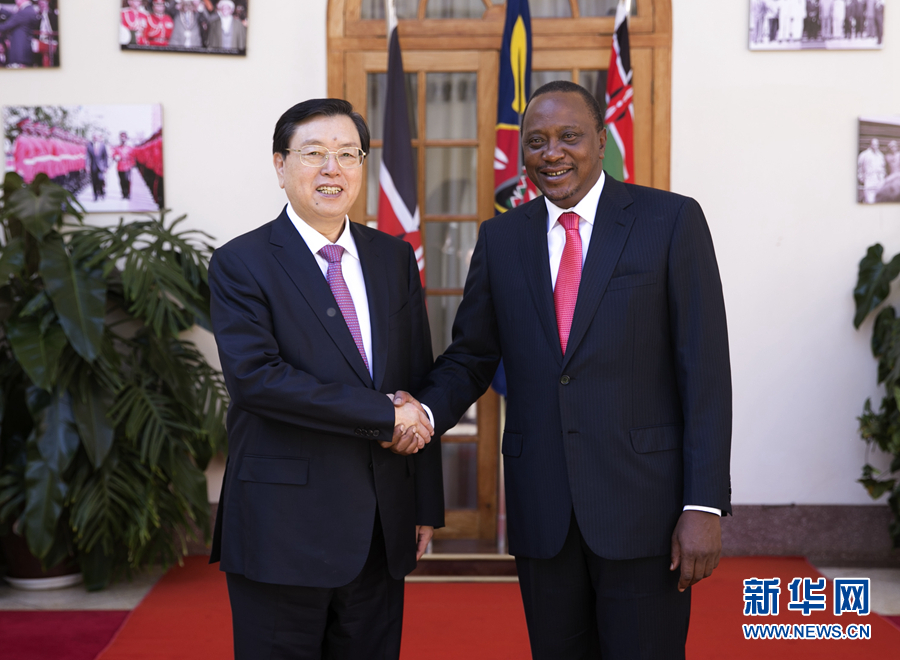 3月23日至26日，全國人大常委會委員長張德江對肯尼亞進(jìn)行正式友好訪問。這是3月24日，張德江在肯尼亞首都內(nèi)羅畢會見肯尼亞總統(tǒng)肯雅塔。 新華社記者馬占成攝