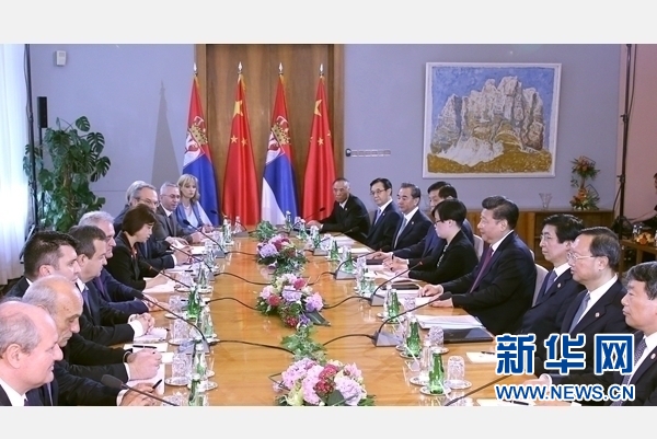 6月18日，國(guó)家主席習(xí)近平在貝爾格萊德同塞爾維亞總統(tǒng)尼科利奇舉行會(huì)談。 新華社記者 馬占成 攝