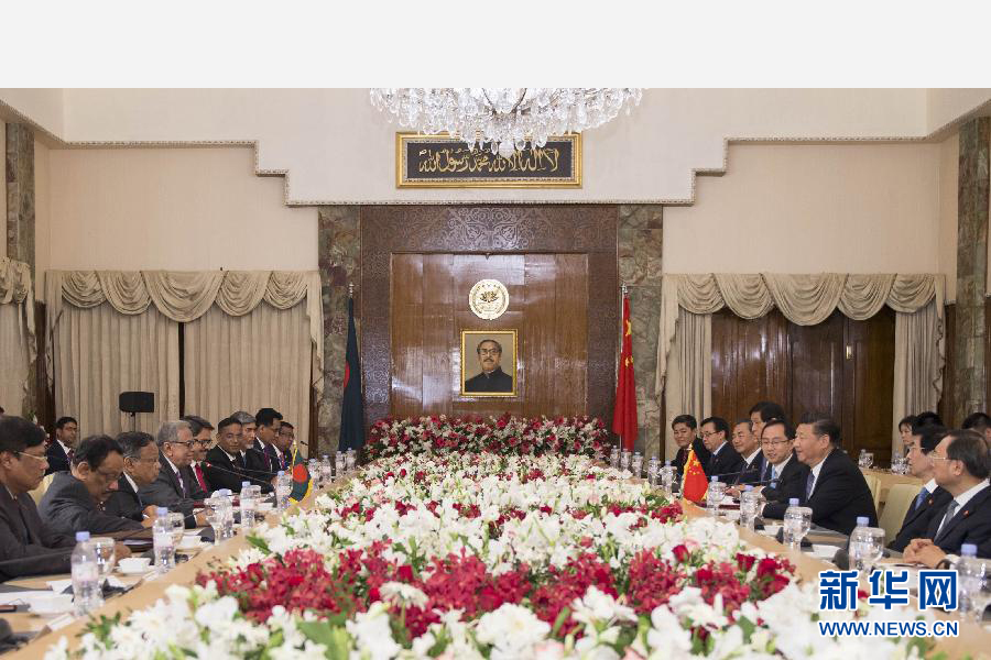 10月14日，國家主席習(xí)近平在達(dá)卡會(huì)見孟加拉國總統(tǒng)哈米德。新華社記者謝環(huán)馳攝 