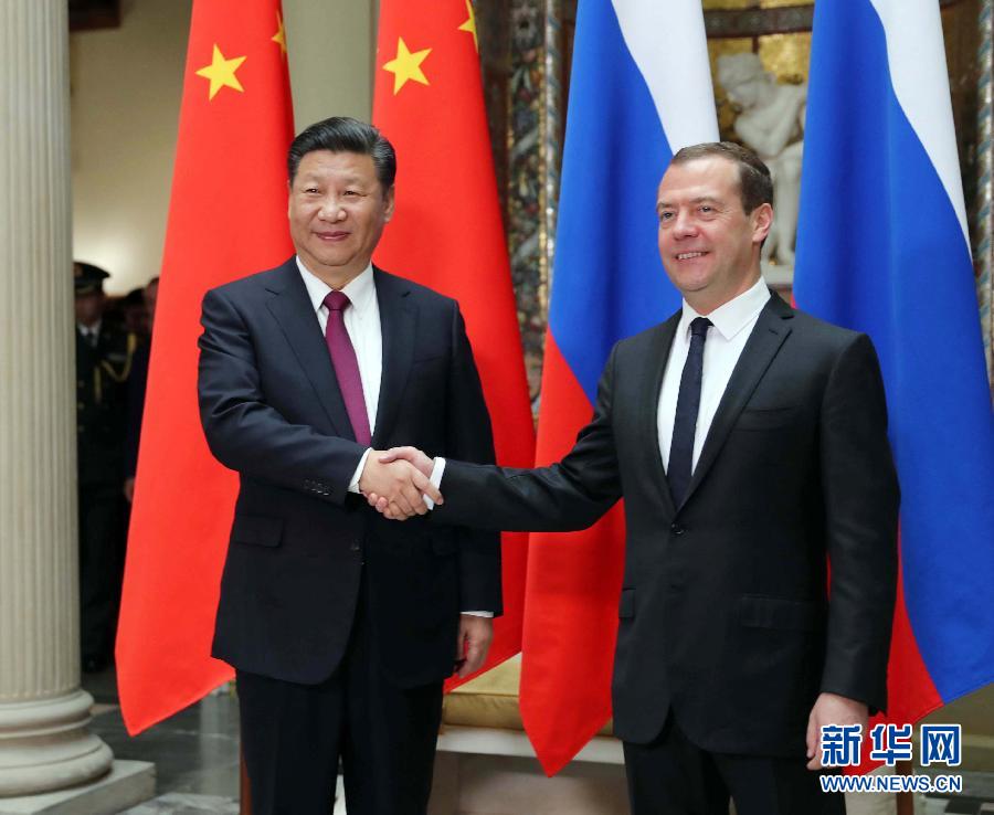 7月4日，國家主席習(xí)近平在莫斯科會見俄羅斯總理梅德韋杰夫。新華社記者 劉衛(wèi)兵 攝