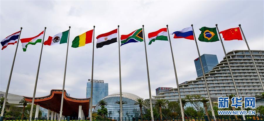 （新華全媒頭條&middot;圖文互動(dòng)）（1）開(kāi)啟新的金磚合作發(fā)展之門(mén)&mdash;&mdash;習(xí)近平主席出席金磚國(guó)家領(lǐng)導(dǎo)人廈門(mén)會(huì)晤系列活動(dòng)紀(jì)實(shí)