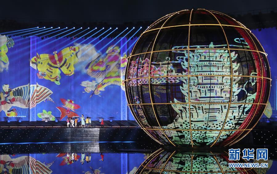 （新華全媒頭條&middot;上合青島峰會(huì)&middot;圖文互動(dòng)）（3）攜手前進(jìn)，開(kāi)啟上合發(fā)展新征程 &mdash;&mdash;習(xí)近平主席主持上合組織青島峰會(huì) 并舉行系列活動(dòng)紀(jì)實(shí)