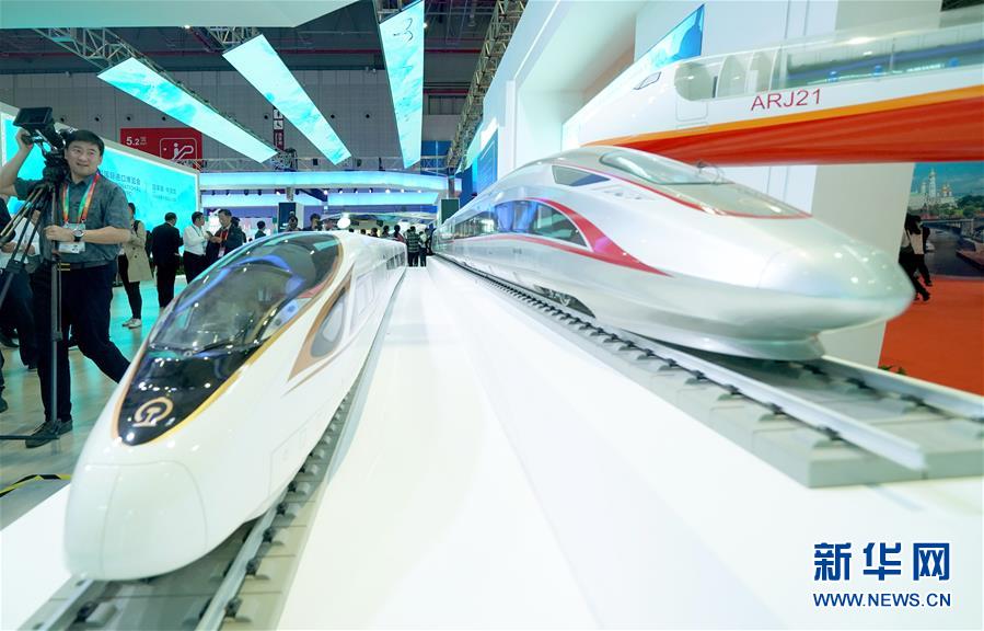 （新華全媒頭條&middot;圖文互動(dòng)）（2）人間正道 浩蕩前行&mdash;&mdash;習(xí)近平主席出席首屆中國(guó)國(guó)際進(jìn)口博覽會(huì)紀(jì)實(shí)