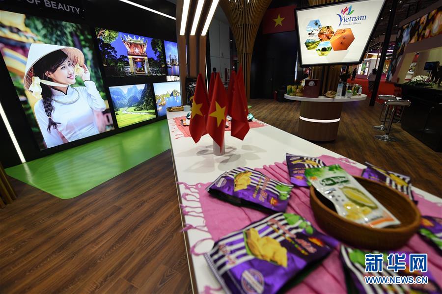 （新華全媒頭條&middot;圖文互動(dòng)）（11）人間正道 浩蕩前行&mdash;&mdash;習(xí)近平主席出席首屆中國國際進(jìn)口博覽會(huì)紀(jì)實(shí)