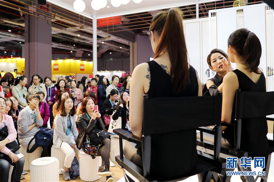 （新華全媒頭條&middot;圖文互動(dòng)）（9）從進(jìn)博會(huì)到&ldquo;雙11&rdquo; 超級訂單背后蘊(yùn)藏中國動(dòng)能