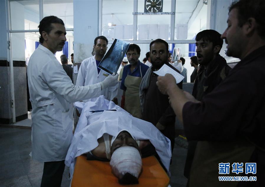 （國(guó)際）（5）阿富汗長(zhǎng)途客車(chē)遭遇地雷爆炸 34人死亡