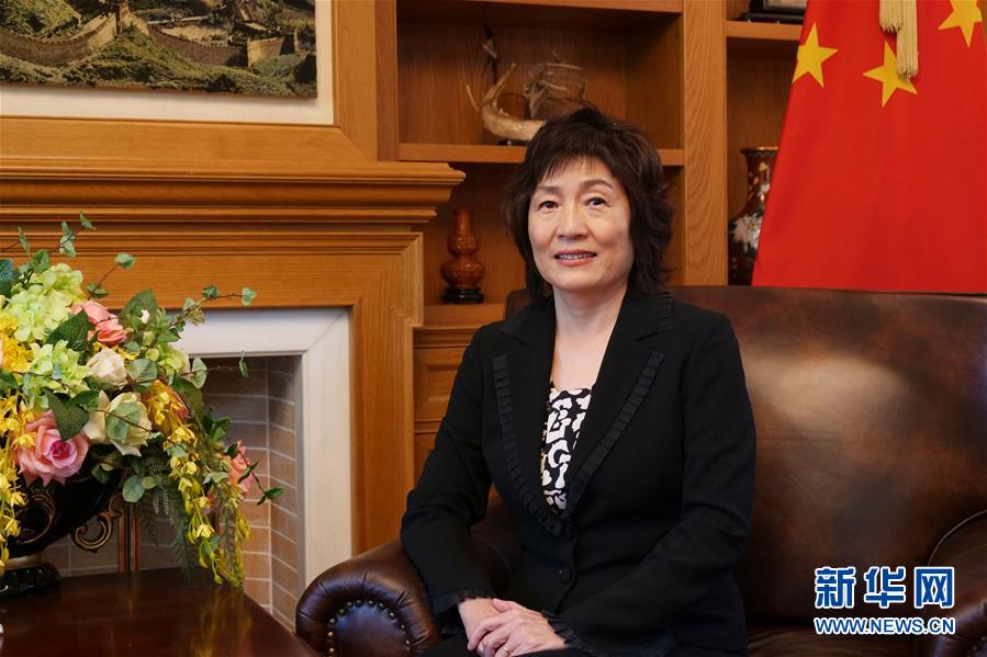 （習(xí)近平出訪配合稿&middot;圖文互動）專訪：中希關(guān)系已成為不同國家間和平相處、合作共贏的典范&mdash;&mdash;訪中國駐希臘大使章啟月