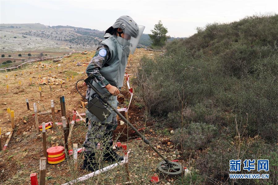 （國際&middot;圖文互動）（2）通訊：&ldquo;中國軍人掃雷一如既往專業(yè)和敬業(yè)！&rdquo;&mdash;&mdash;記中國赴黎維和部隊完成&ldquo;藍線&rdquo;3個雷場清排任務(wù)
