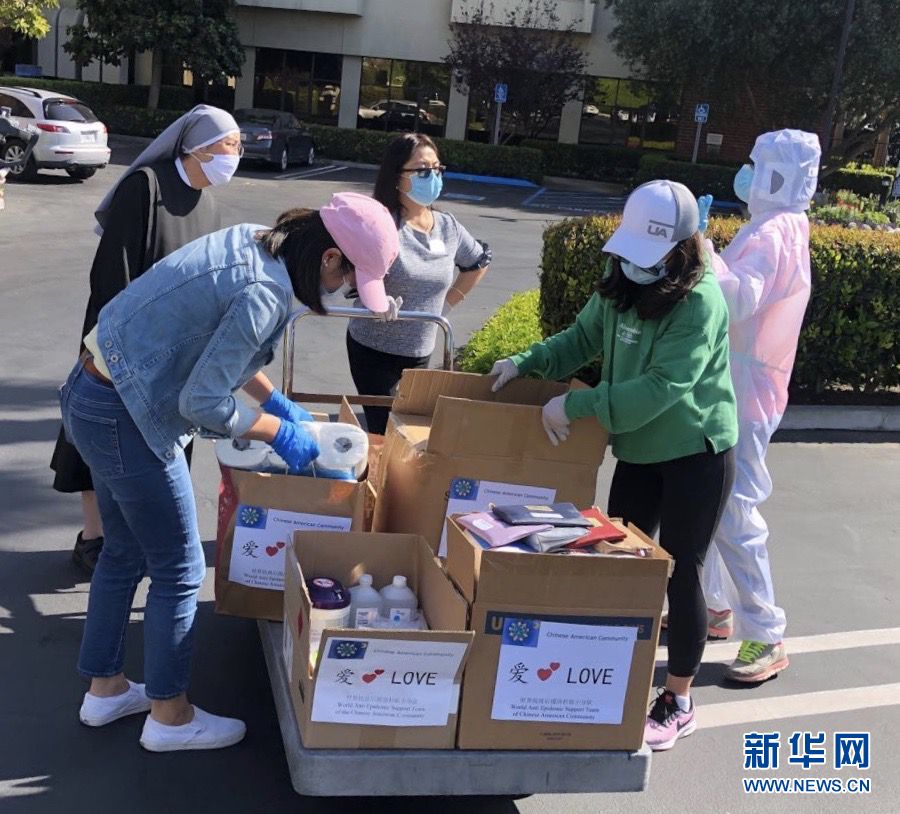 （國際疫情&middot;圖文互動）（1）通訊：一個(gè)微信群里的抗疫故事