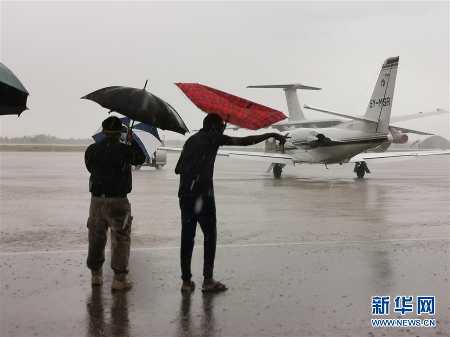 （國(guó)際&middot;圖文互動(dòng)）（1）一場(chǎng)飛越非洲三國(guó)援助同胞的&ldquo;生死賽跑&rdquo;