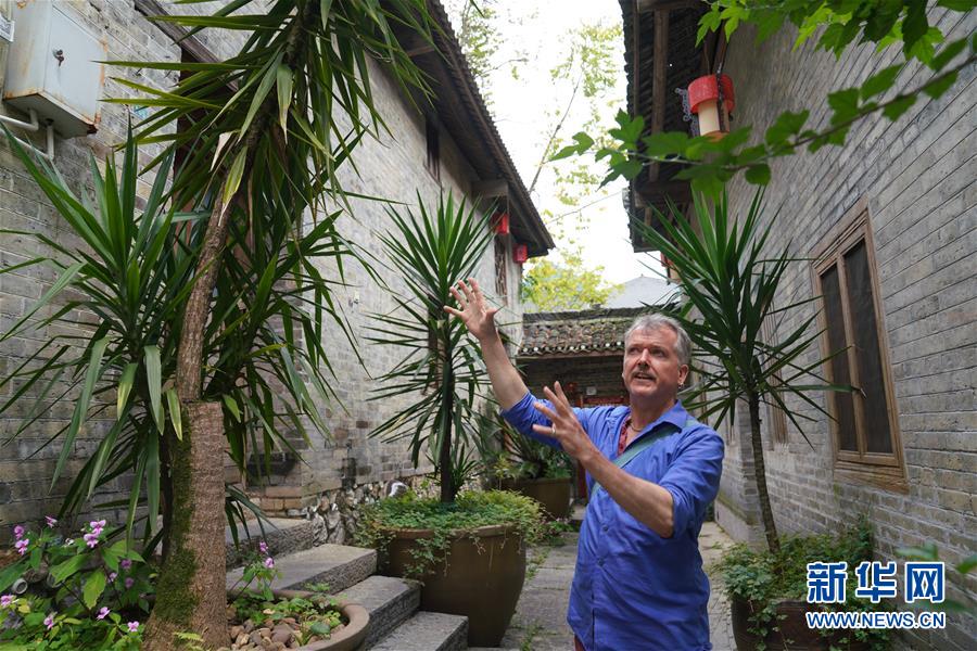 （抗疫中的真善美&middot;圖文互動）（1）南非人伊恩&middot;漢姆林頓：&ldquo;我在中國農(nóng)村抗疫&rdquo;