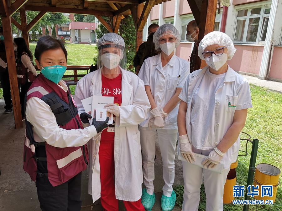 （國際疫情&middot;圖文互動(dòng)）通訊：在塞爾維亞援助抗疫中度過護(hù)士節(jié)