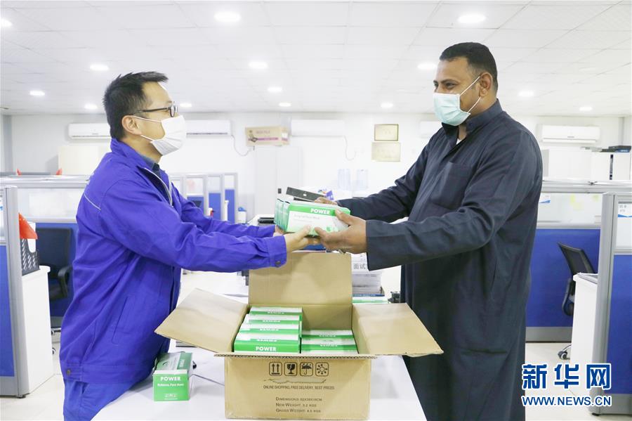 （國際疫情&middot;圖文互動）（3）通訊：防疫、生產(chǎn)兩不誤，沙漠現(xiàn)&ldquo;棋盤&rdquo;&mdash;&mdash;記中企承建科威特住房基建項(xiàng)目