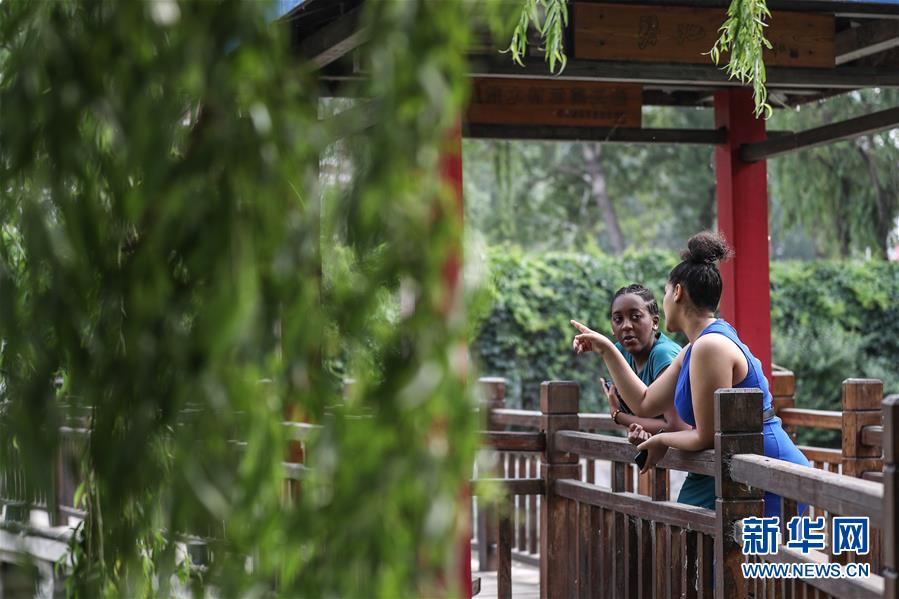 （中非團結(jié)抗疫故事&middot;圖文互動）（4）坦桑尼亞留學(xué)生譚麗：離家千里 生活一樣溫暖而多彩