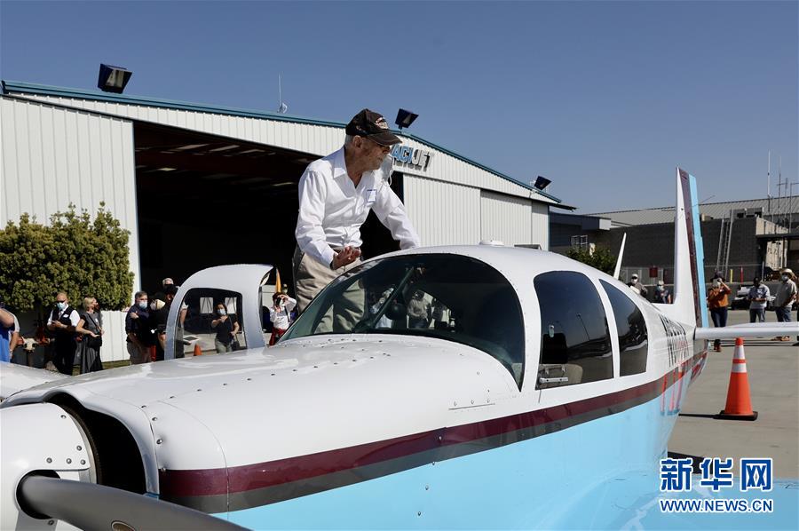 （國(guó)際&middot;圖文互動(dòng)）（9）&ldquo;飛虎隊(duì)&rdquo;百歲老兵駕機(jī)重上藍(lán)天