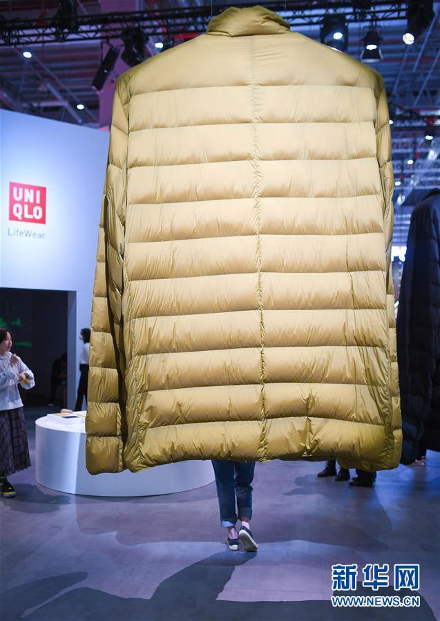 （第三屆進(jìn)博會(huì)&middot;新華視界）（5）觀展體驗(yàn)：多彩&middot;絢爛&middot;未來感