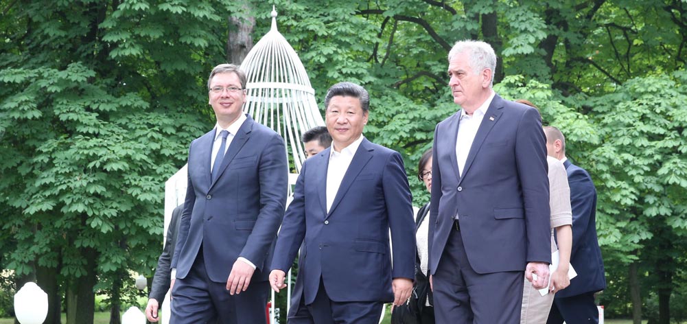 習(xí)近平出席塞爾維亞總統(tǒng)尼科利奇、總理武契奇共同舉行的午宴