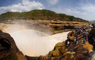 壺口瀑布現(xiàn)&ldquo;大河流金&rdquo;景觀(guān)