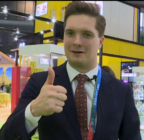 看快閃《不遠(yuǎn)萬里來看&ldquo;你&rdquo;》，聽老外點(diǎn)贊進(jìn)博會(huì)