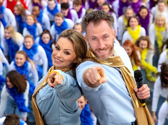 一起來battle！325名英國舞者大跳迪斯科破吉尼斯世界紀(jì)錄