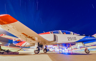 夜航｜戰(zhàn)鷹試翼，有你想不到的美